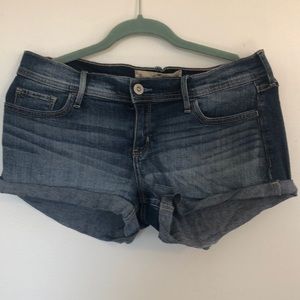 Hollister short short low rise. Size 11 w30
